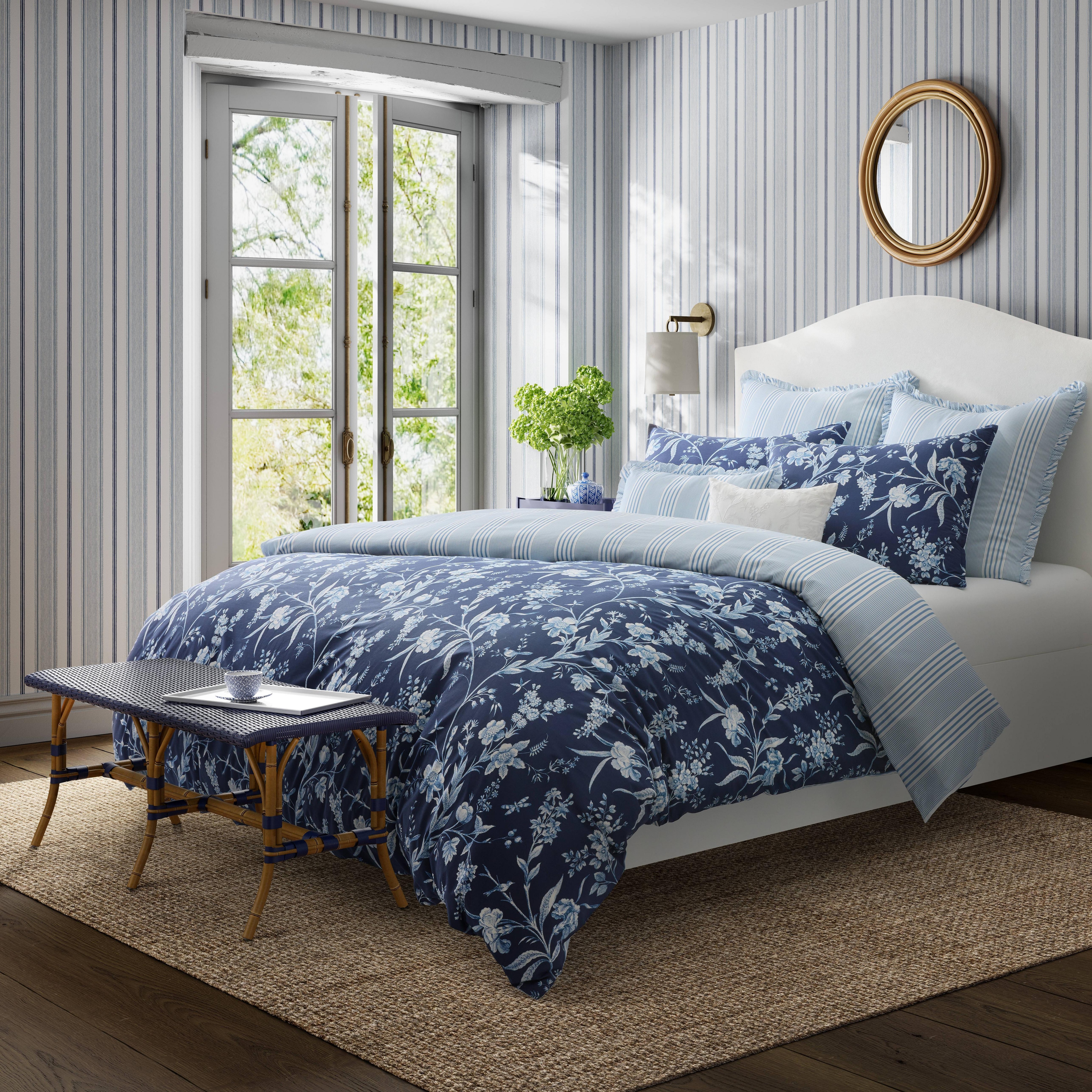 ローラアシュレイ Laura Ashley Cotton Branch Toile Blue Cotton Comforter Bonus Set